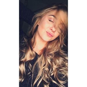 Meet your Posher, Alexandra